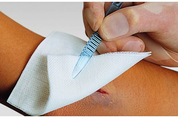 Compresses Vliwasoft non tissées 7.5x7.5cm 6 plis stériles 50 x 2 pièces